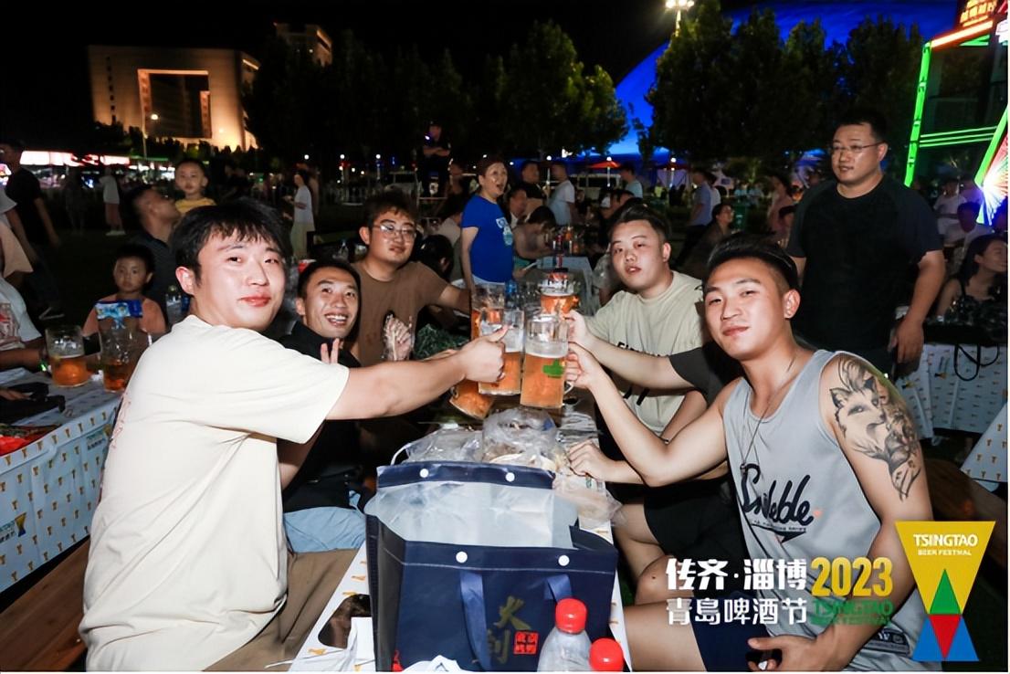 淄博烧烤遇见青岛啤酒节两大网红ip携手成为流量引擎