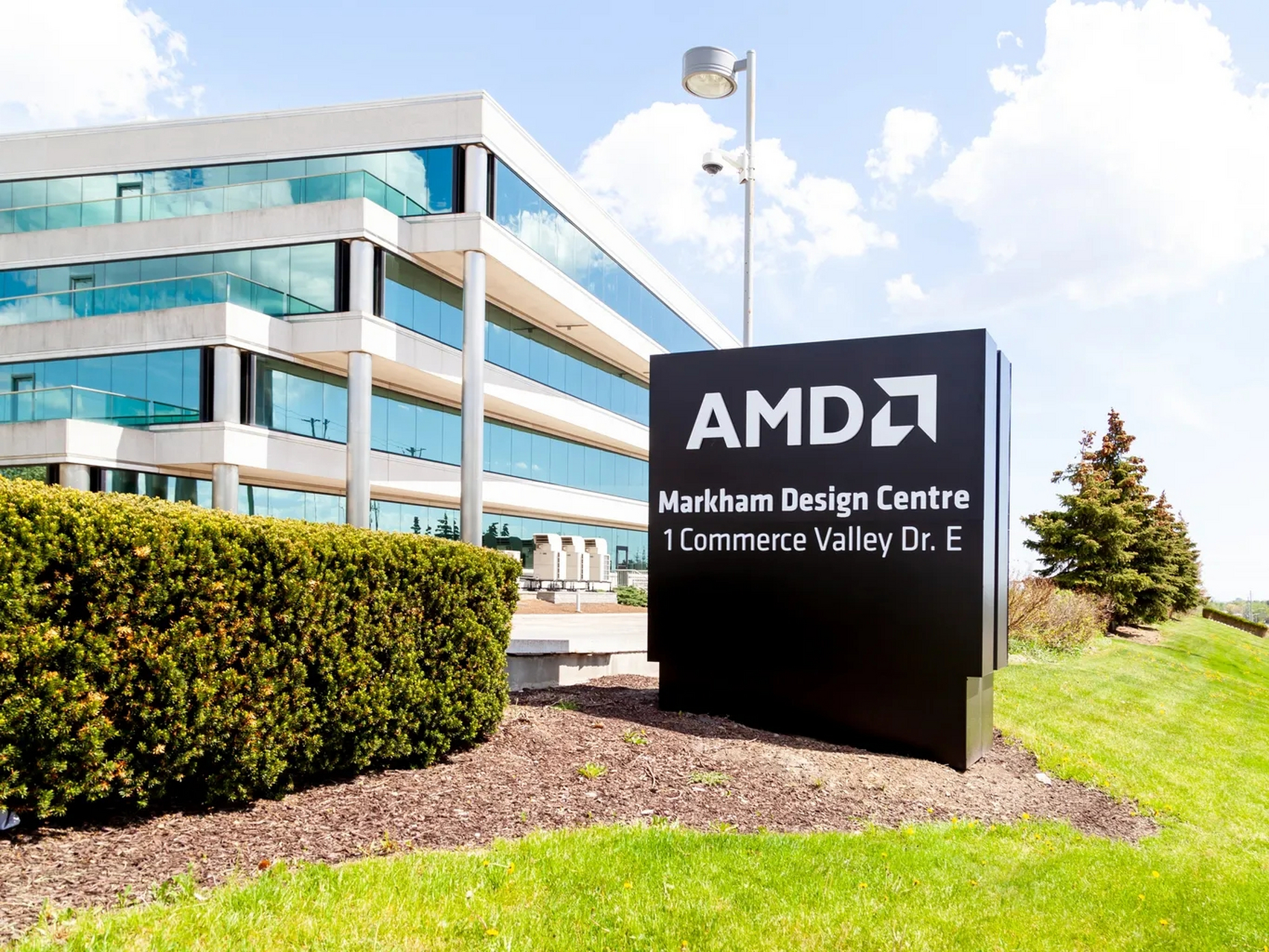 但官方的铁腕,似乎无法阻挡美芯巨头amd(超威半导体)"倒戈反水"的决心