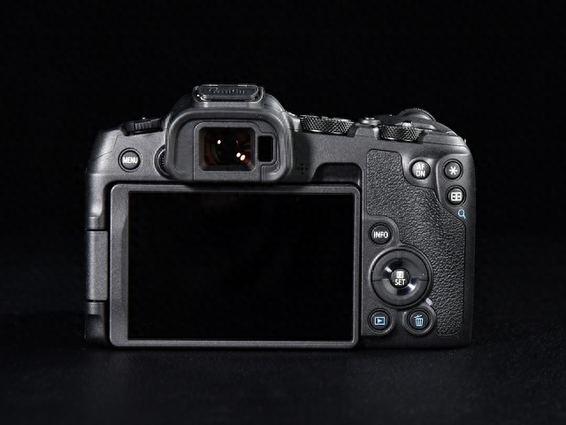 高性能低价位佳能全幅微单eosr8解析