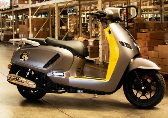 济南轻骑在1985年引进日本铃木技术,并生产出中国第一辆踏板摩托车