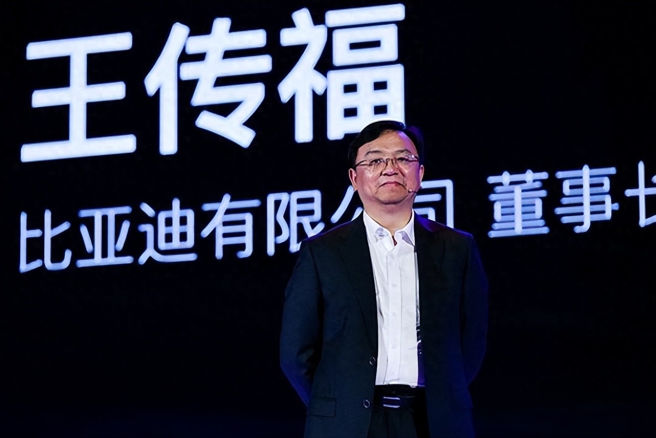 自己创业,除了向表哥吕向阳求助争取启动资金外,他还想到了同学王念强