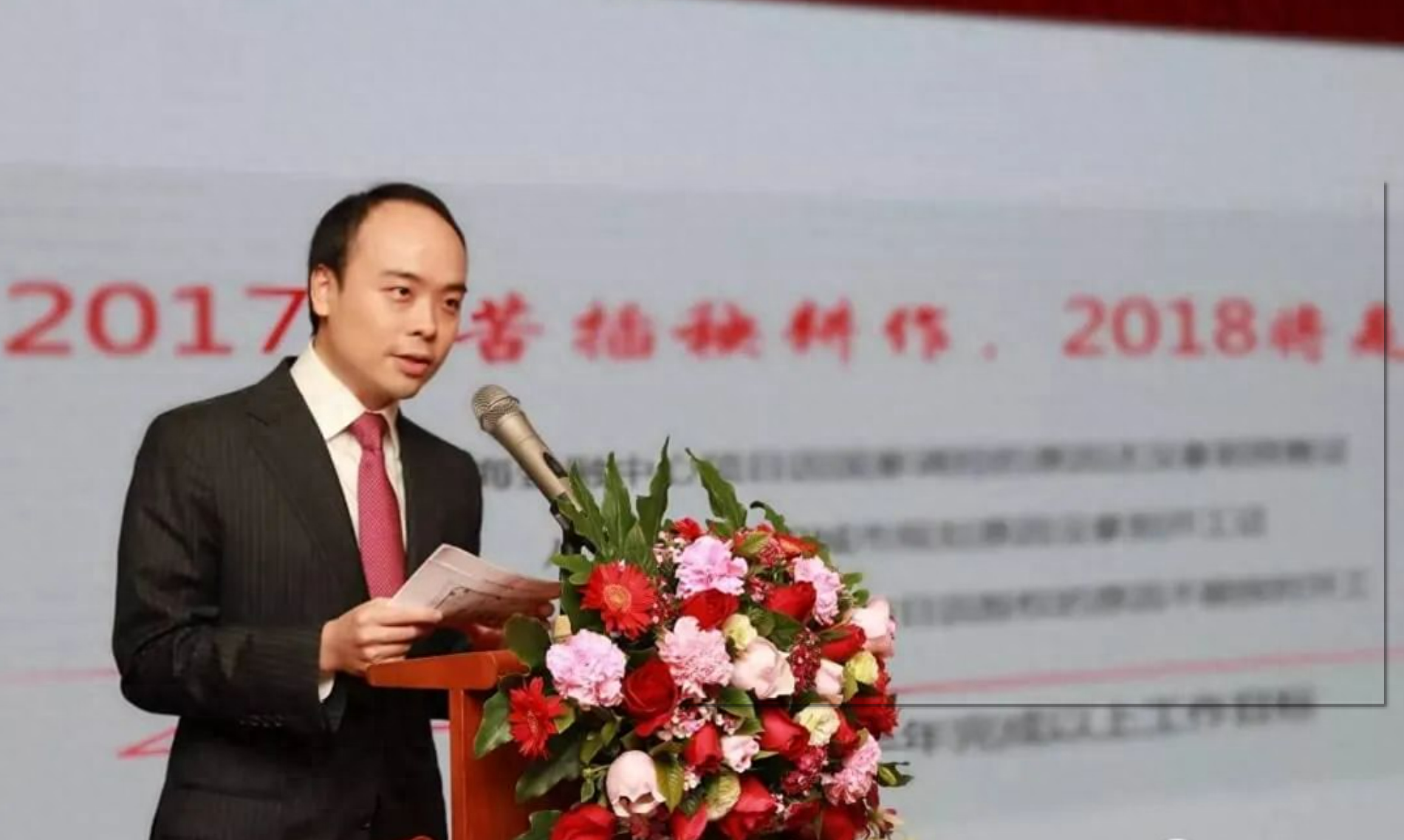 近年来,龚俊龙的财富都在100亿元以上,在2022年胡润