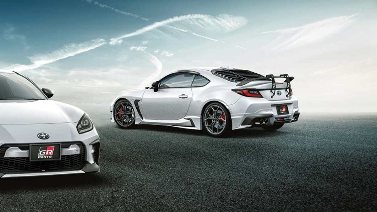 toyota建议将尾翼与选配的空气力学套件一起配对购买,否则空气力学