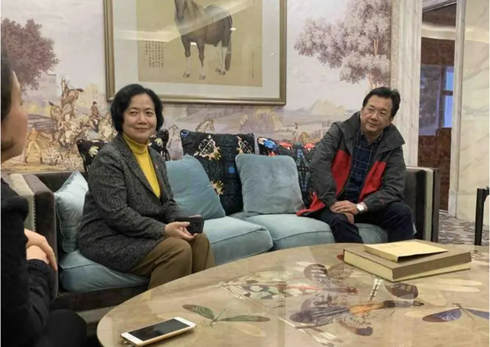 林国芳是陆丰潭西镇月山村人,1954年出生;林伟华是梅陇镇厦港程村人