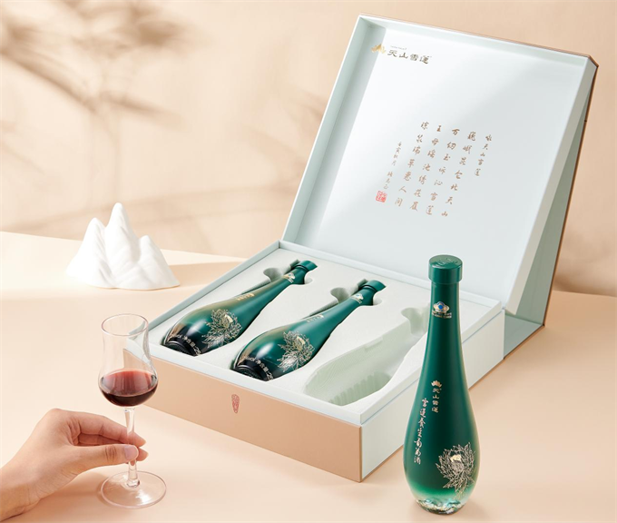 新疆最顶级名片雪莲养生葡萄酒