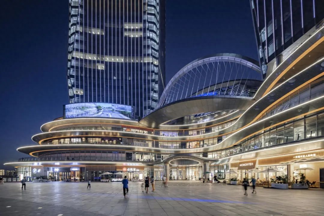 华彩海口湾广场位于海南省海口市城市级旅游休闲度假区"海口湾"景观带