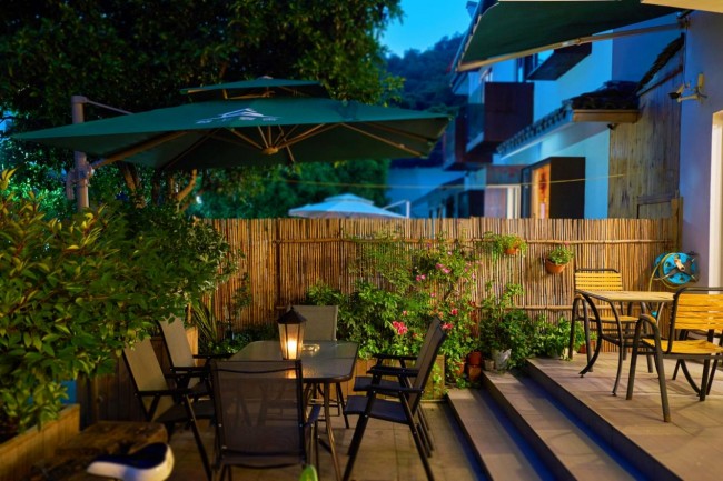 (越上云舍精品民宿)小猪民宿活动负责人表示,年轻群体追求质量和深度