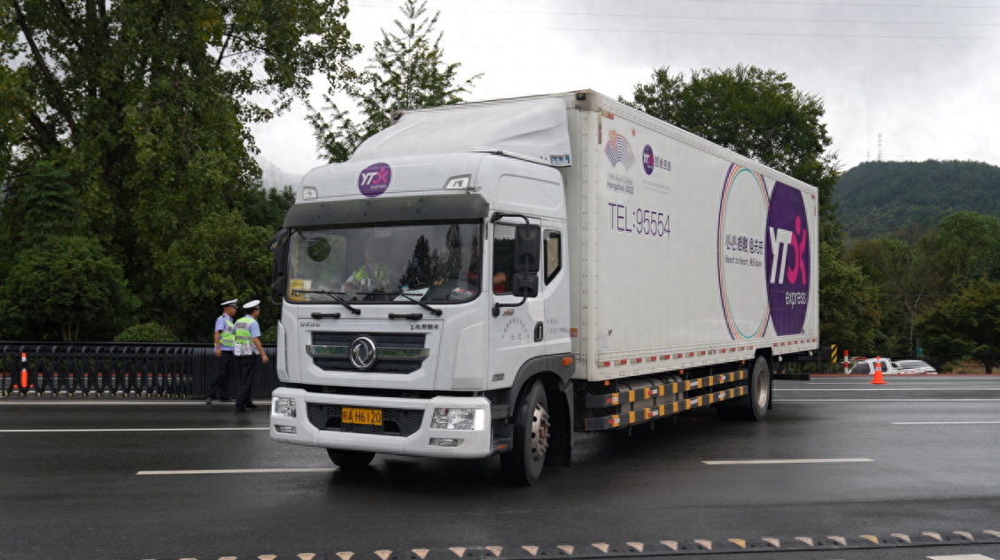 助杭州亚运会马到成功圆通护送首批马术赛事物资抵达