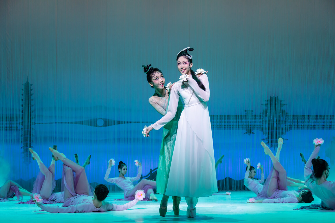 原创舞剧白蛇传代表广州参加第十八届中国戏剧节