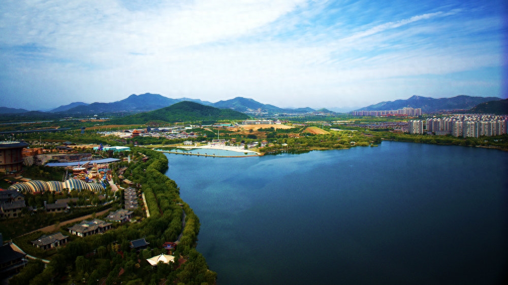 无人机航拍泰安天平湖湿地公园湖光山色美如画