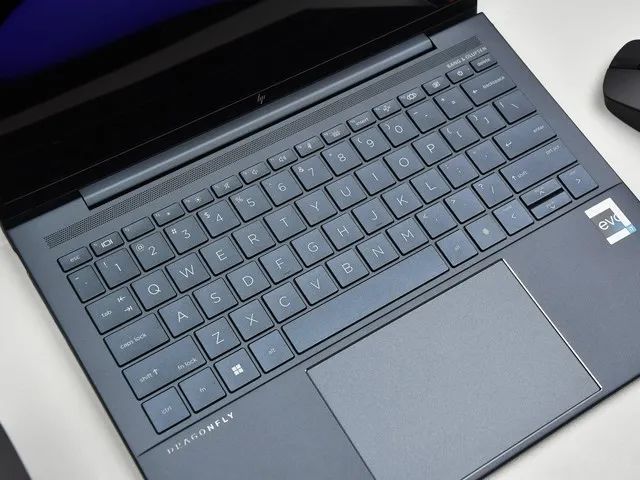 惠普elite蜻首测极致可靠的5g互联旗舰级商务本