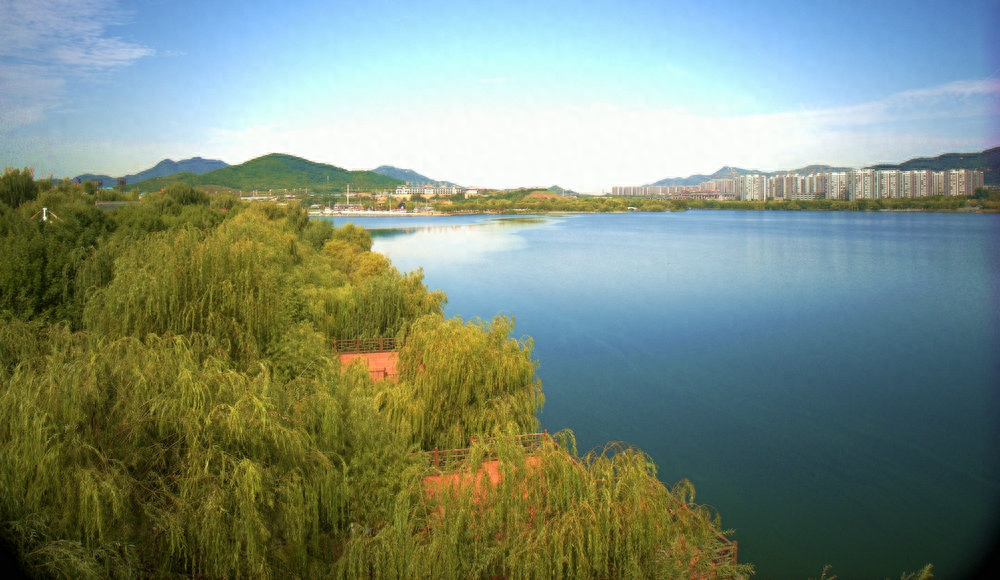 无人机航拍泰安天平湖湿地公园湖光山色美如画