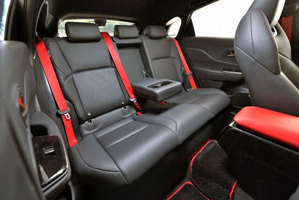 售价约29万元丰田皇冠全新豪华suv正式上市下月交车