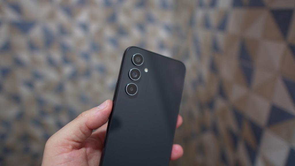 三星galaxym44手机背面照片曝光配骁龙888处理器