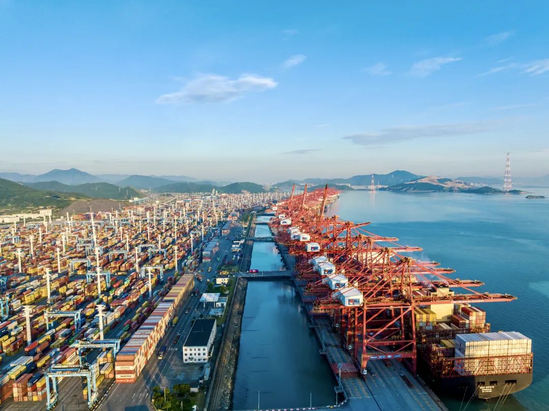 9个月10亿吨宁波舟山港前三季度运输生产一路飘红航运界