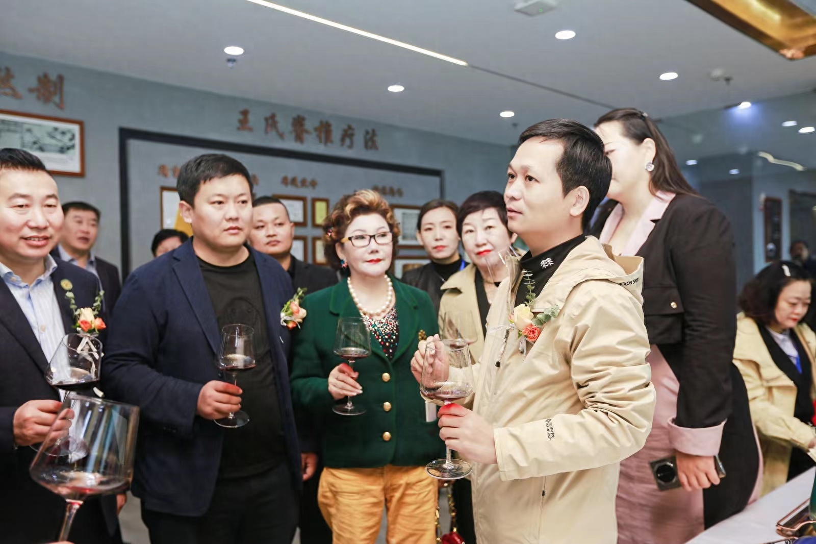 天山瑰宝德启新章丨新疆沃德国济堂天山雪莲文化馆荣耀盛启