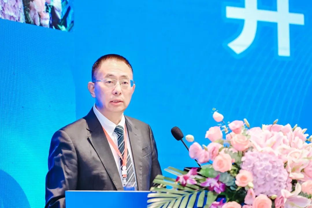 教授,四川防盲办雷春涛主任,首都医科大学附属北京同仁医院刘宁朴教授