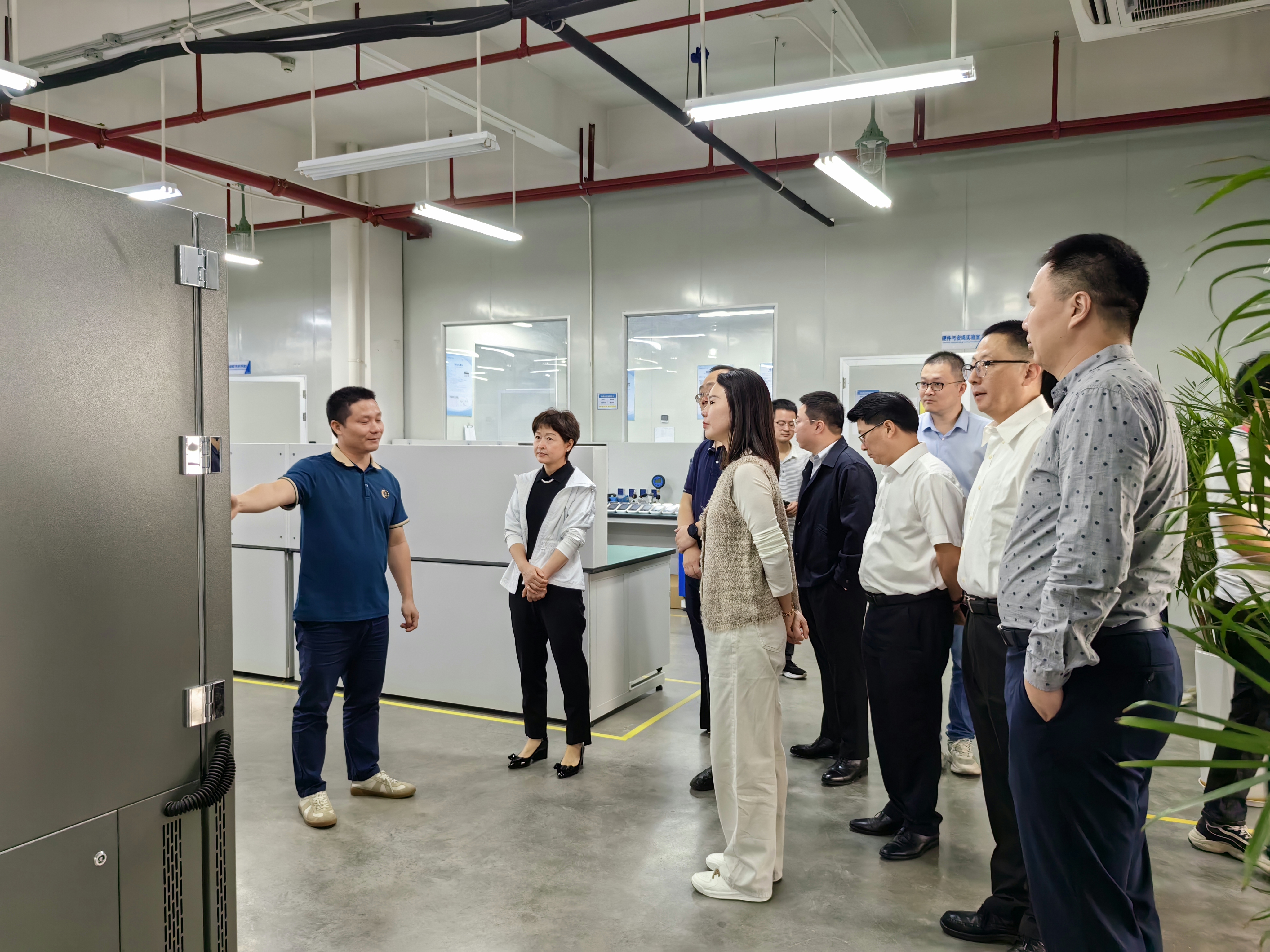 贵阳市政府及贵州国药一行莅临乐心医疗考察交流