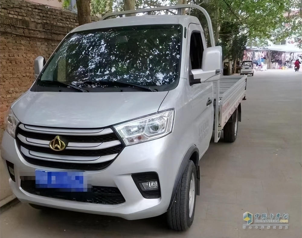 长安跨越新豹t5旗舰版超长版大微卡强悍实力赋能城配运输路