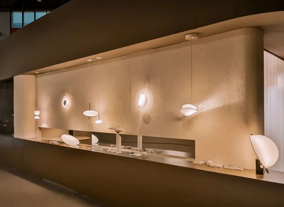 "我们会结合立达信在教育照明领域积淀的技术经验,和立达信·一灯一