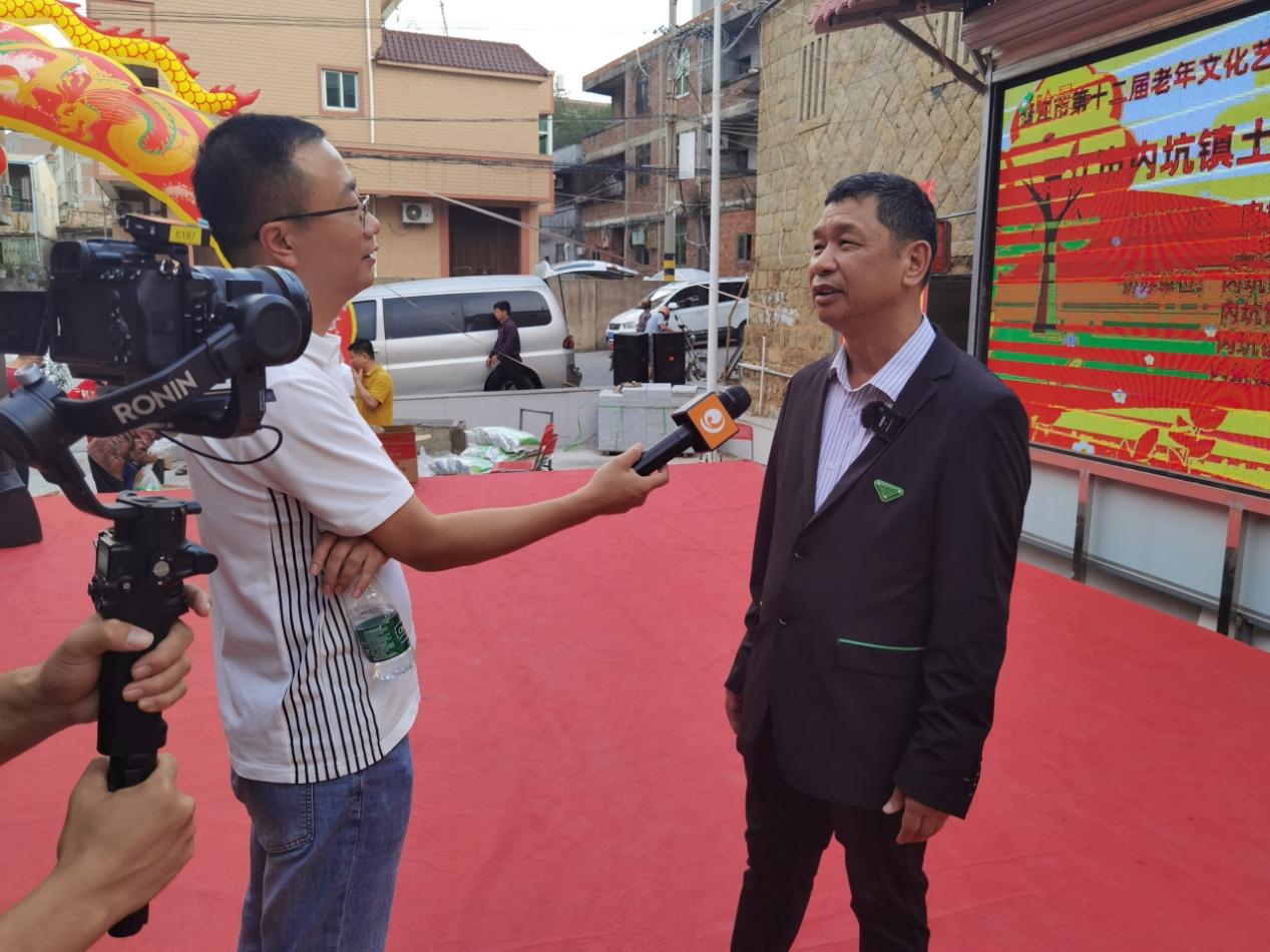 晋江市内坑镇土埯村举行重阳节关爱老人活动