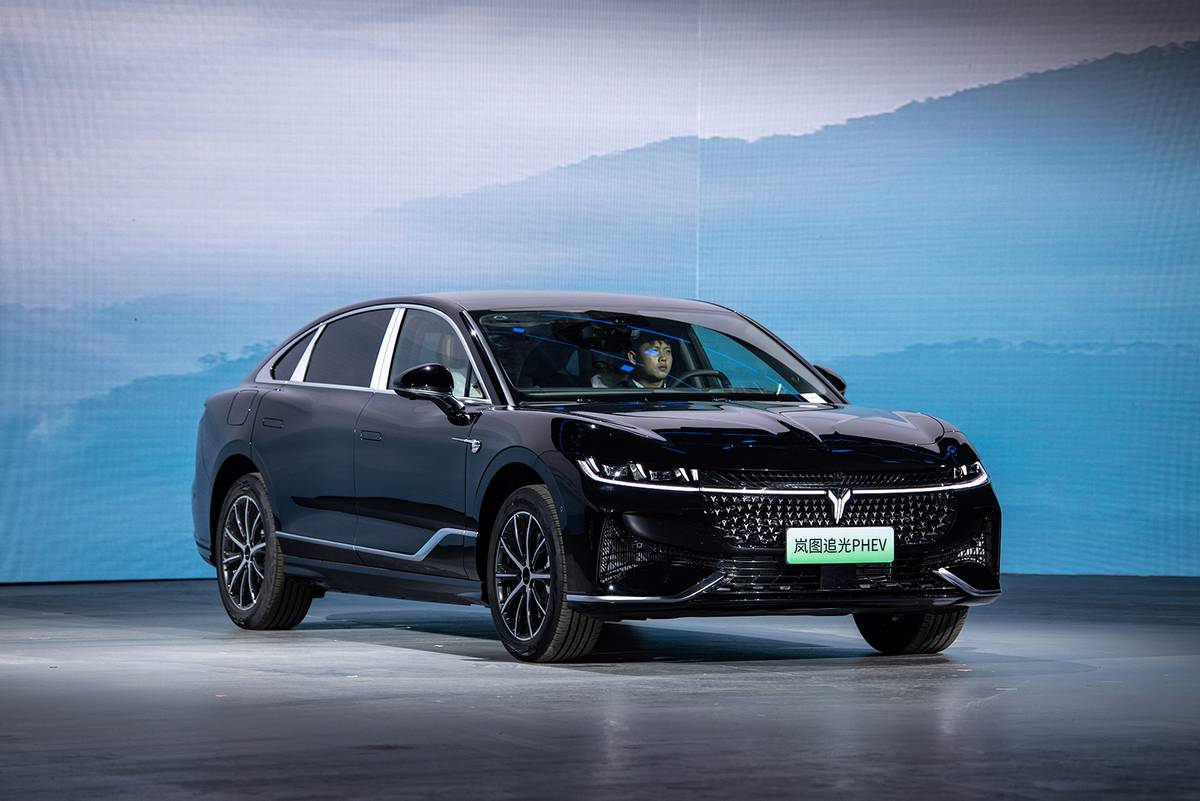 free于2023 voyah night岚图用户之夜正式上市,定位"智驾游大五座suv"