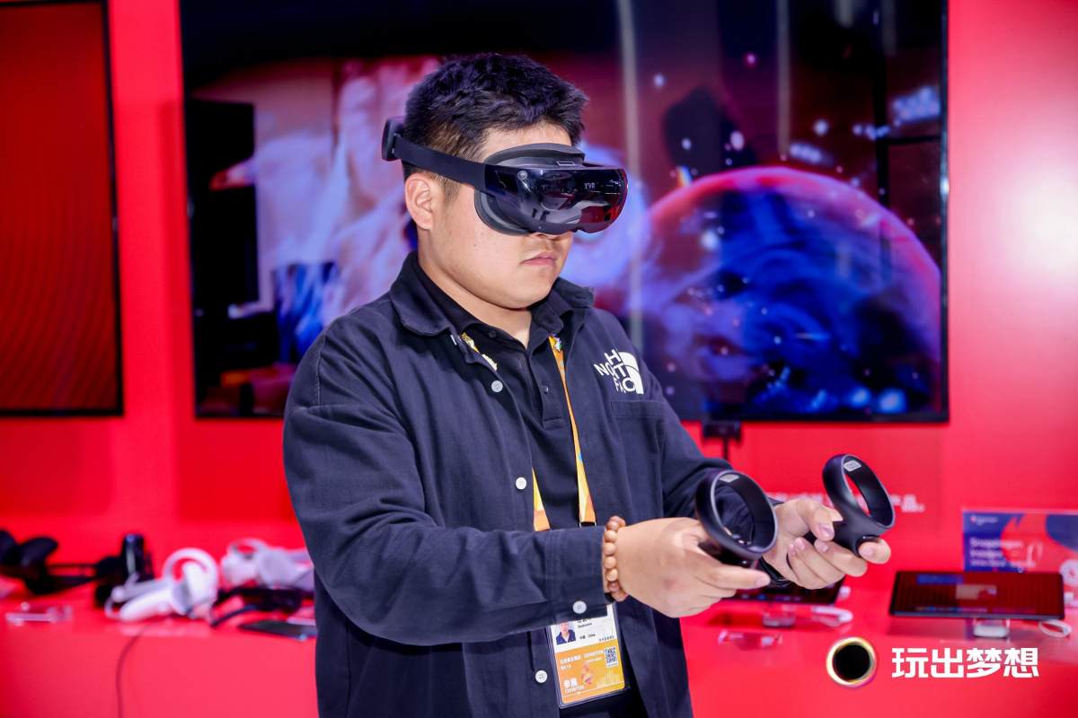 玩出梦想科技亮相进博会硬核科技体验成关注焦点