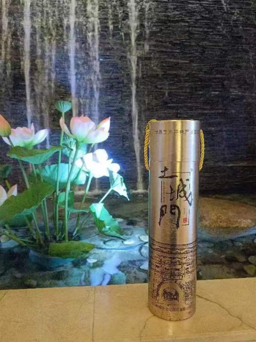 珞珈诗派美如樱雪的才女写诗亦酿酒剑锋所指云梦蒸腾星汉醉游把荆山之