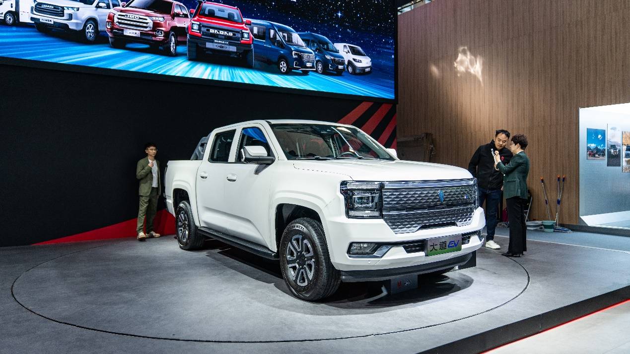 闪耀羊城江铃乐行新能源全场景扮靓2023广州车展