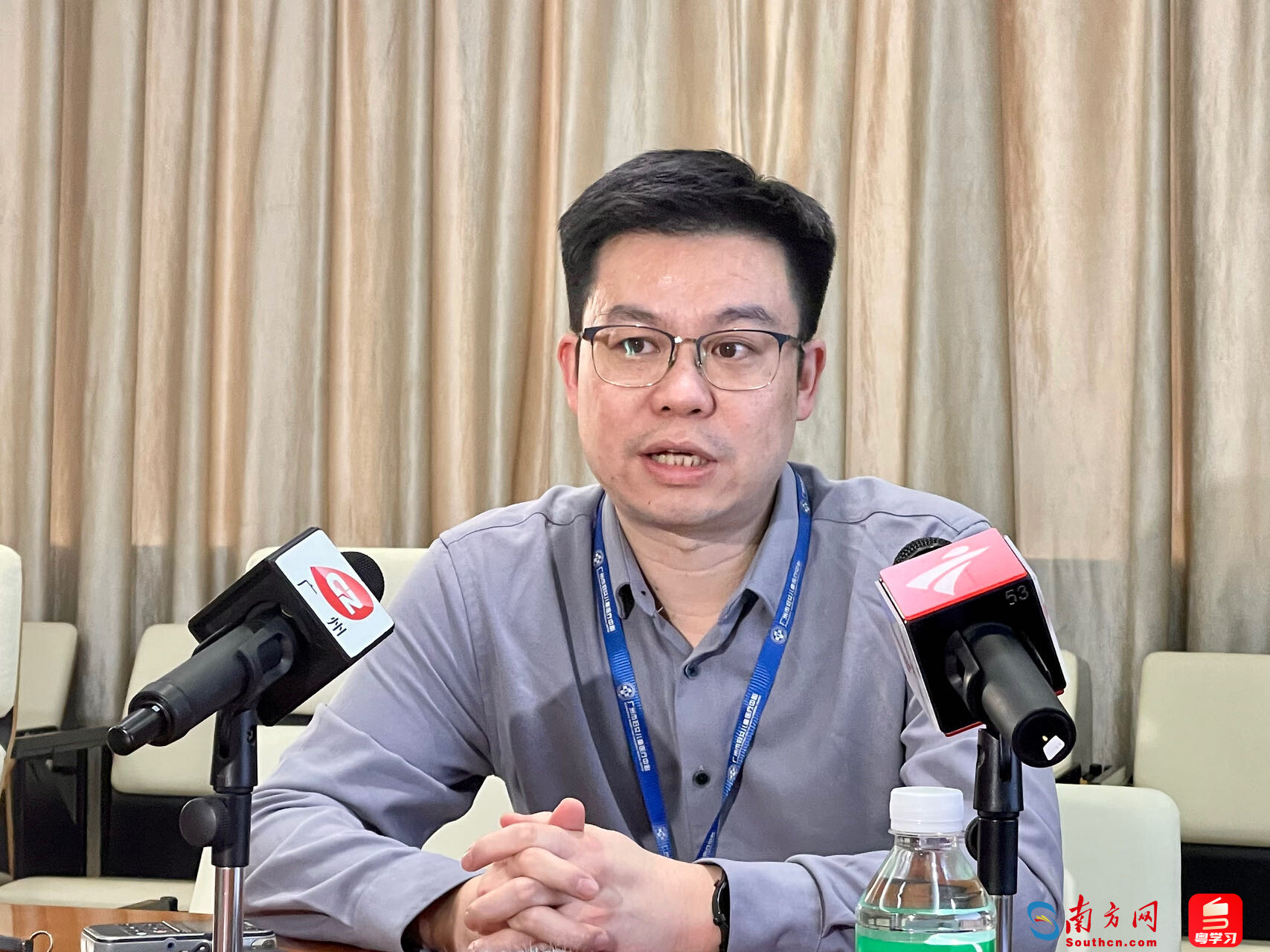 广妇儿医务部主任,主任医师 贾炜