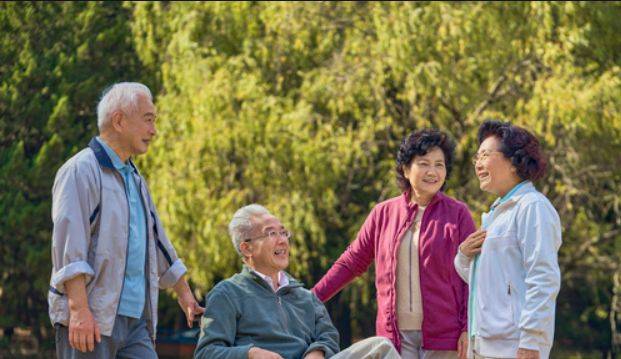 60岁以后多少存款能保障晚年生活一起来看你达标了吗