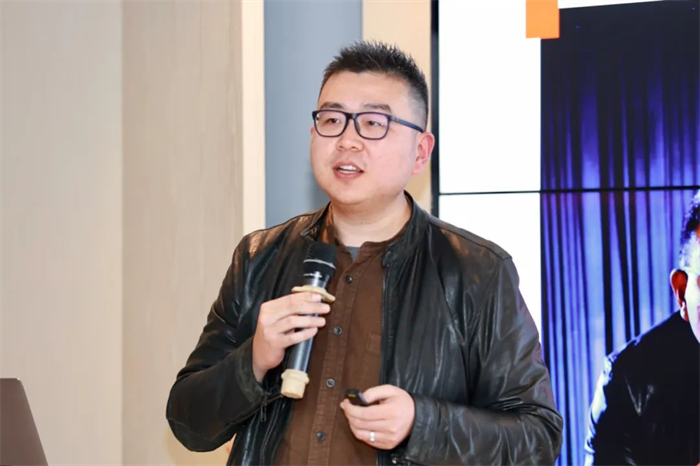 幻维数码动画事业群总监郭翔随后的圆桌论坛上,围绕叙事艺术与创作