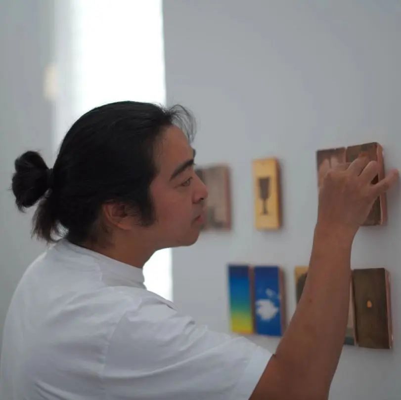 谢帆艺术家,餐厅主理人.