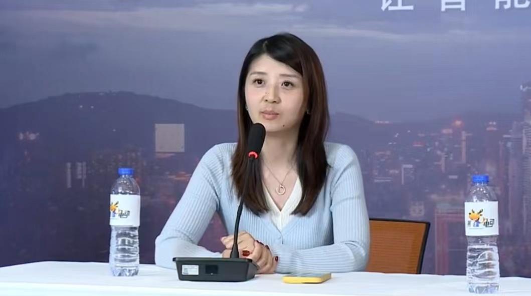 昊铂智能驾驶高算力平台总监王立国,民生证券汽车首席分析师崔琰