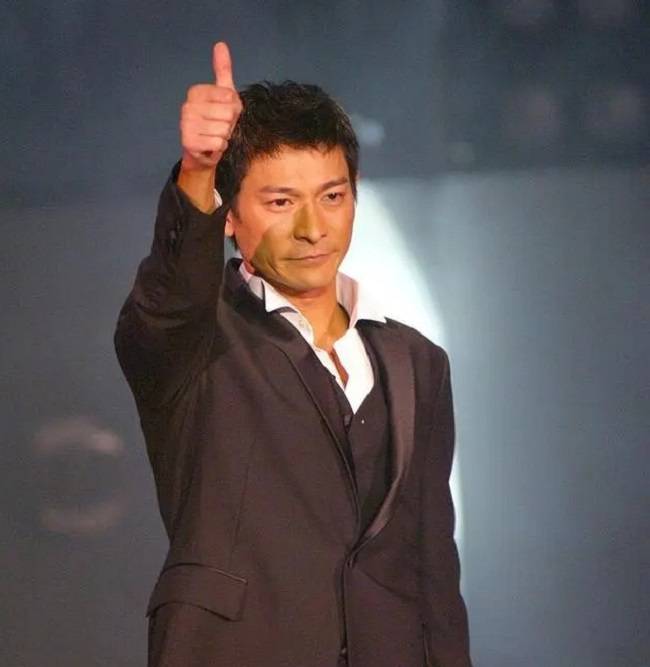 从小丑到影帝国研政情谋定论道娱乐圈巨星刘德华演艺传奇