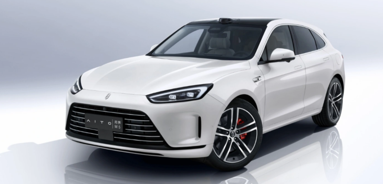 问界m5四驱智驾版搭载了赛力斯自主研发的第三代增程器,其百公里加速