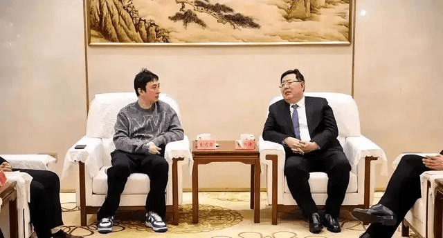 90后少帅接班加速孙宏斌长子孙喆一任融创北京区域总裁二代们能否为父