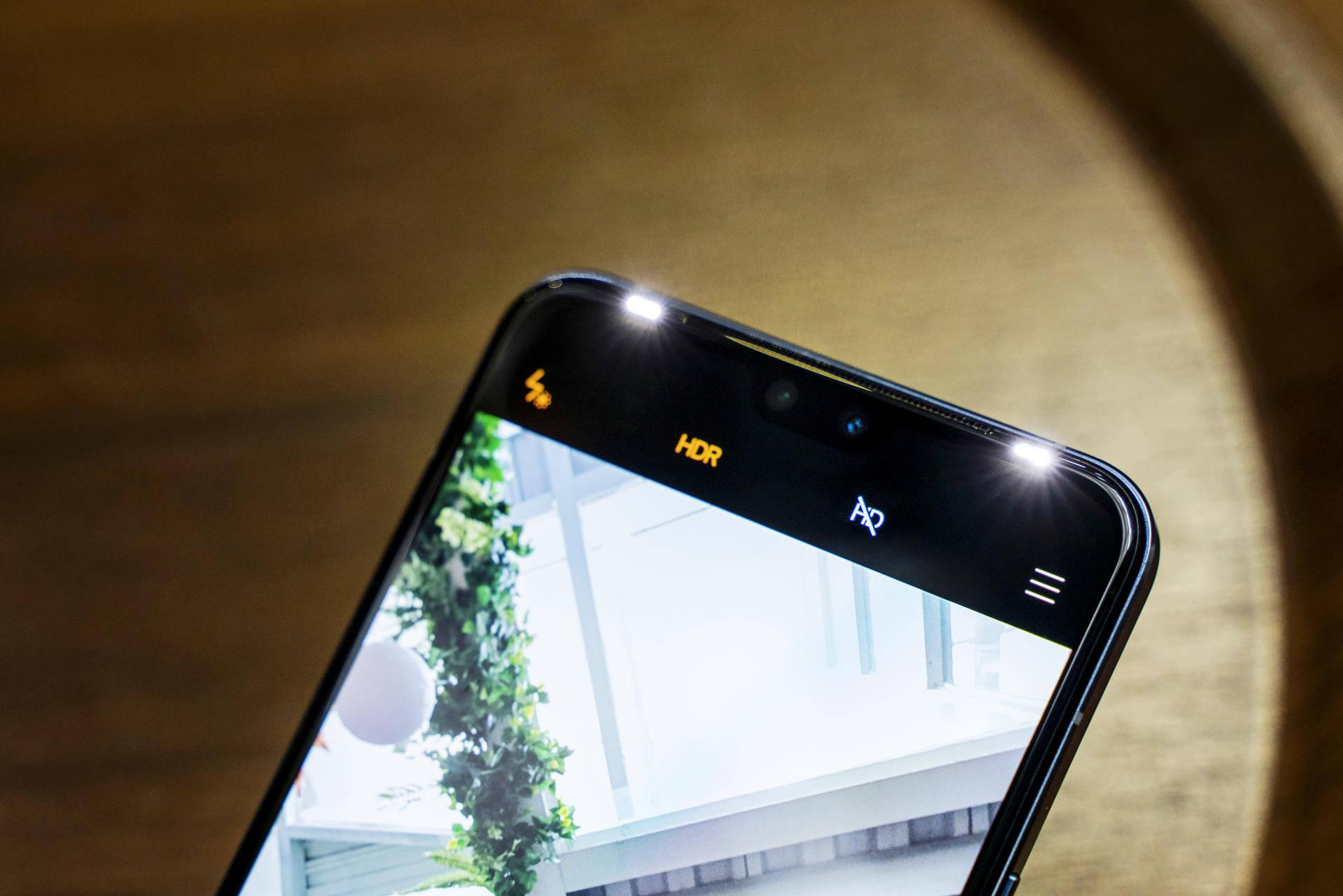 超级夜景,iphone16背部加入环形灯?