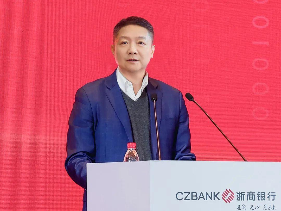 共启善行金融"新未来"跑出智汇科创"加速度"01浙商银行行长张荣森致辞