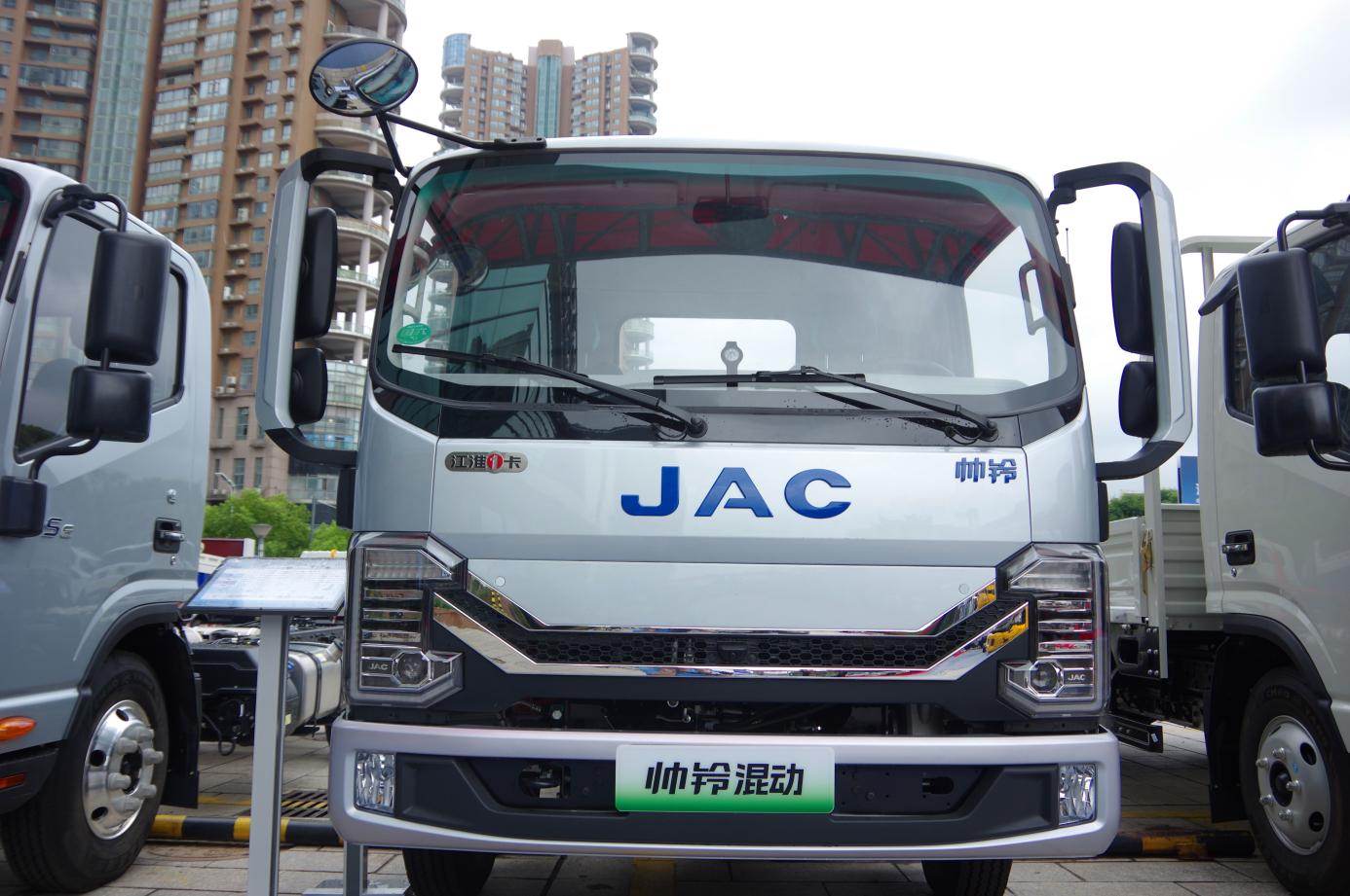 新一轮油价调整能省会赚的江淮1卡帅铃hs6让卡友不心慌