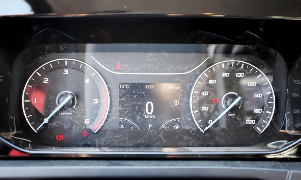 2023款福特新全顺详解6at升级为9at动力操控性好