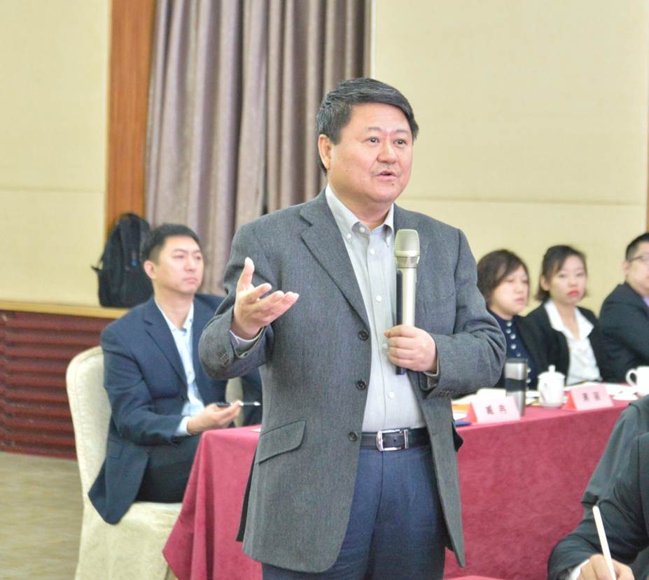 当时黄绍文是天音的总经理助理,正是他介绍弟弟卖手机,应该提供了不少