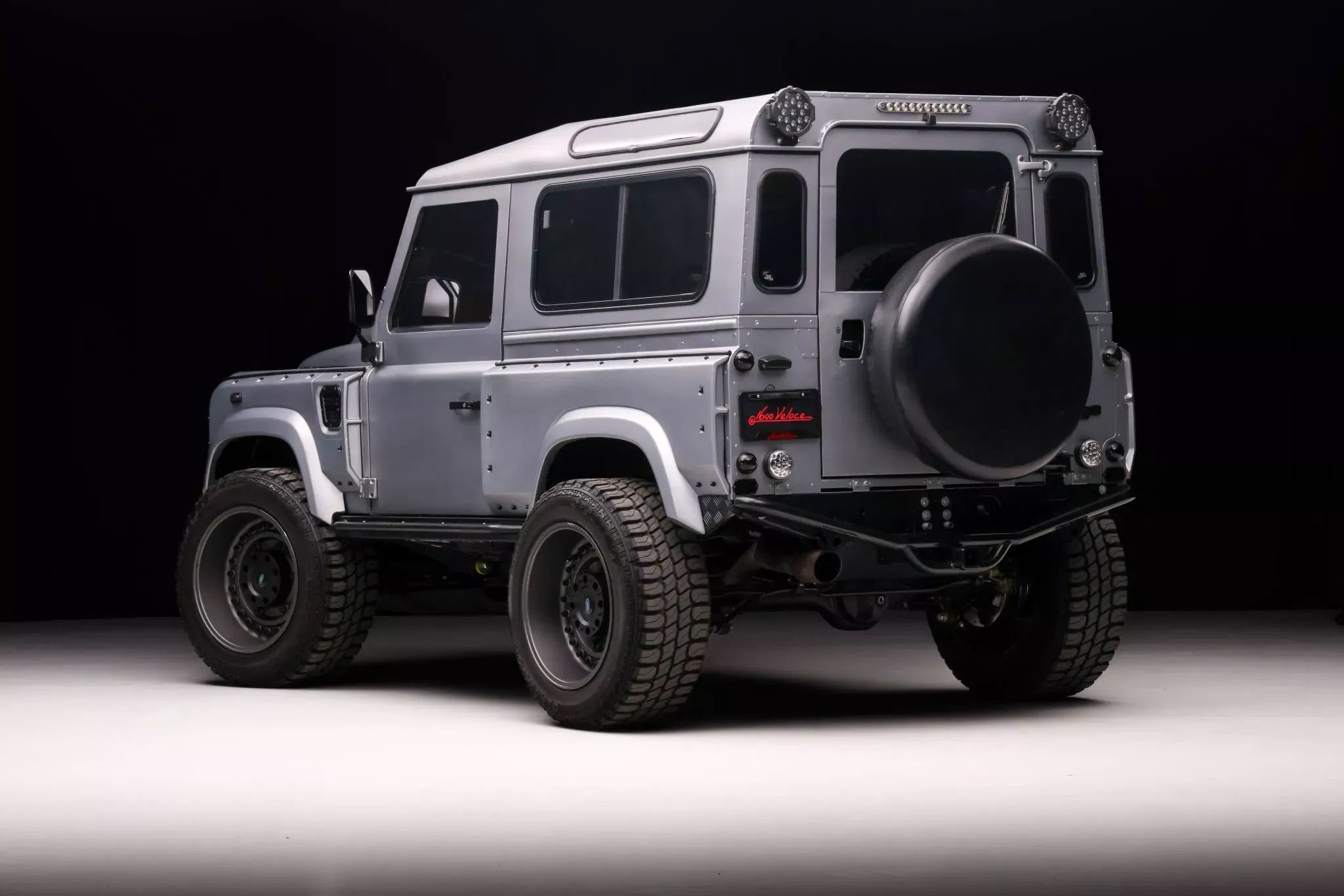 最帅路虎没有之一,kahn design爆改路虎卫士90