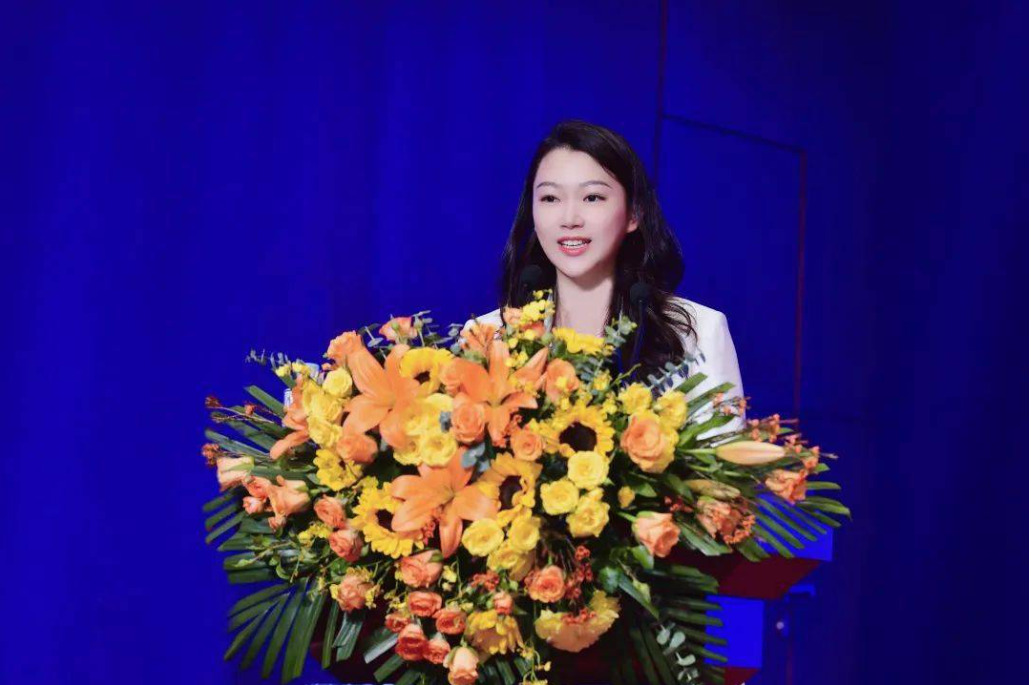 女二代不得了!成都邢台宁波3位光伏百亿富豪,为何让女儿接班