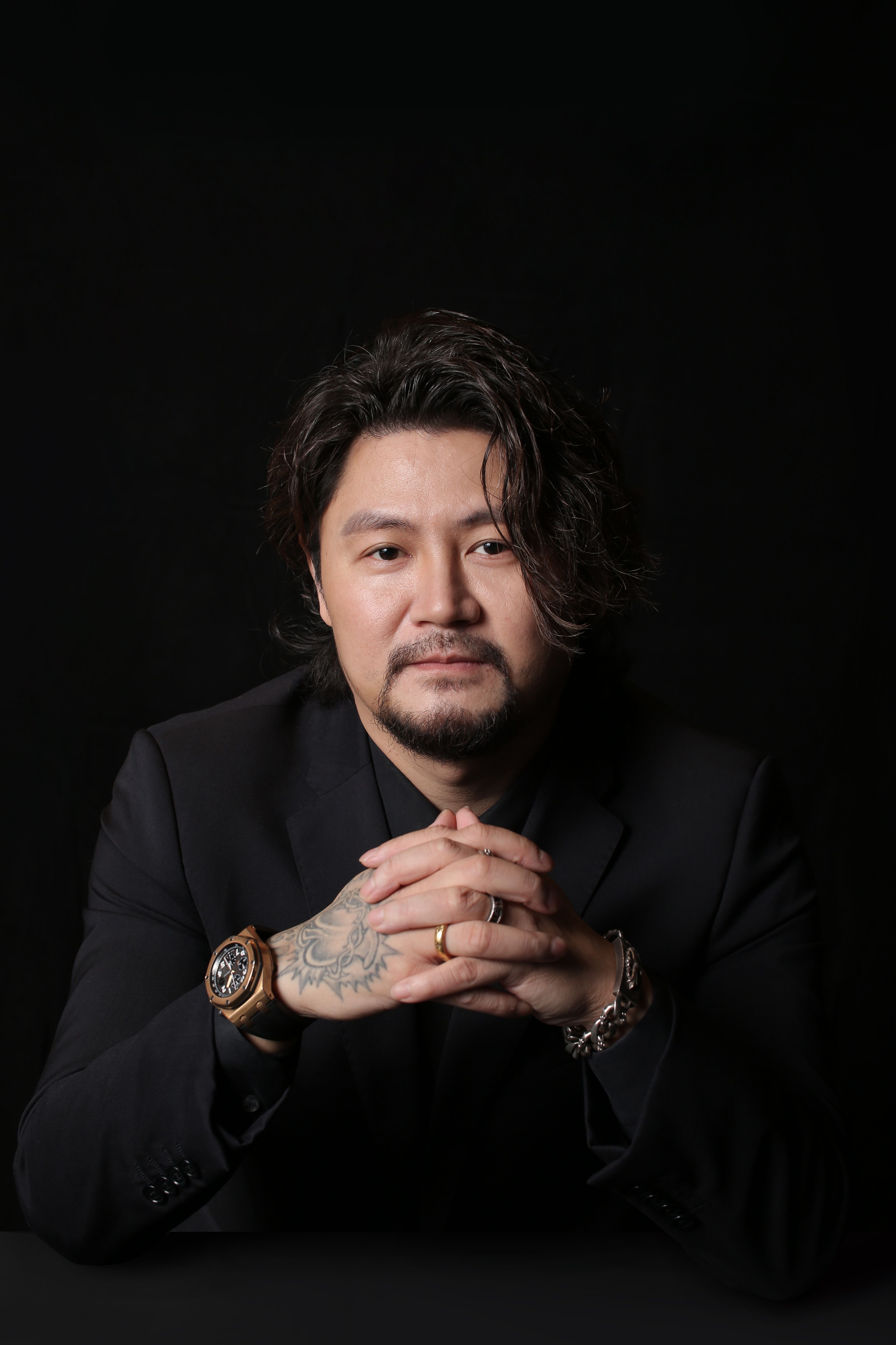 lorbn劳宾浴室柜品牌主理人·品牌设计师——李鑫龙,具有独特的艺术