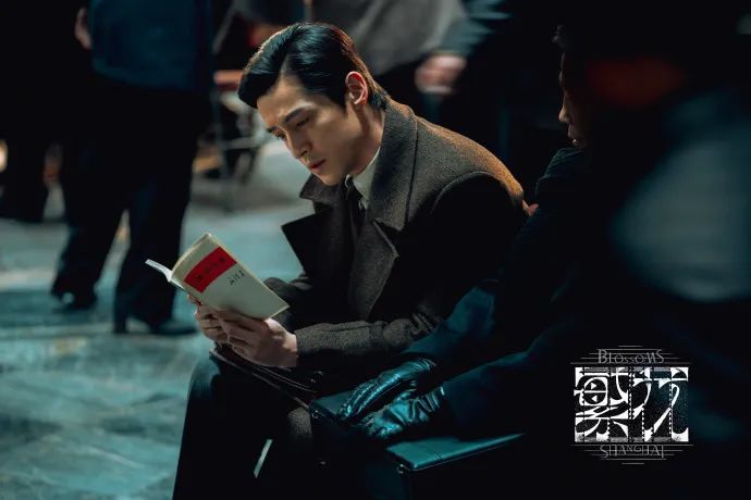 《繁花》:宝总从草根到亿万富翁,在赚钱之前先要学会输!