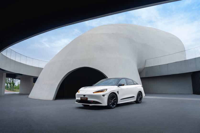 极狐汽车销量翻倍增长助力北汽蓝谷进入新的增长周期