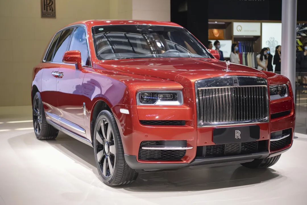 中国网红疯抢劳斯莱斯