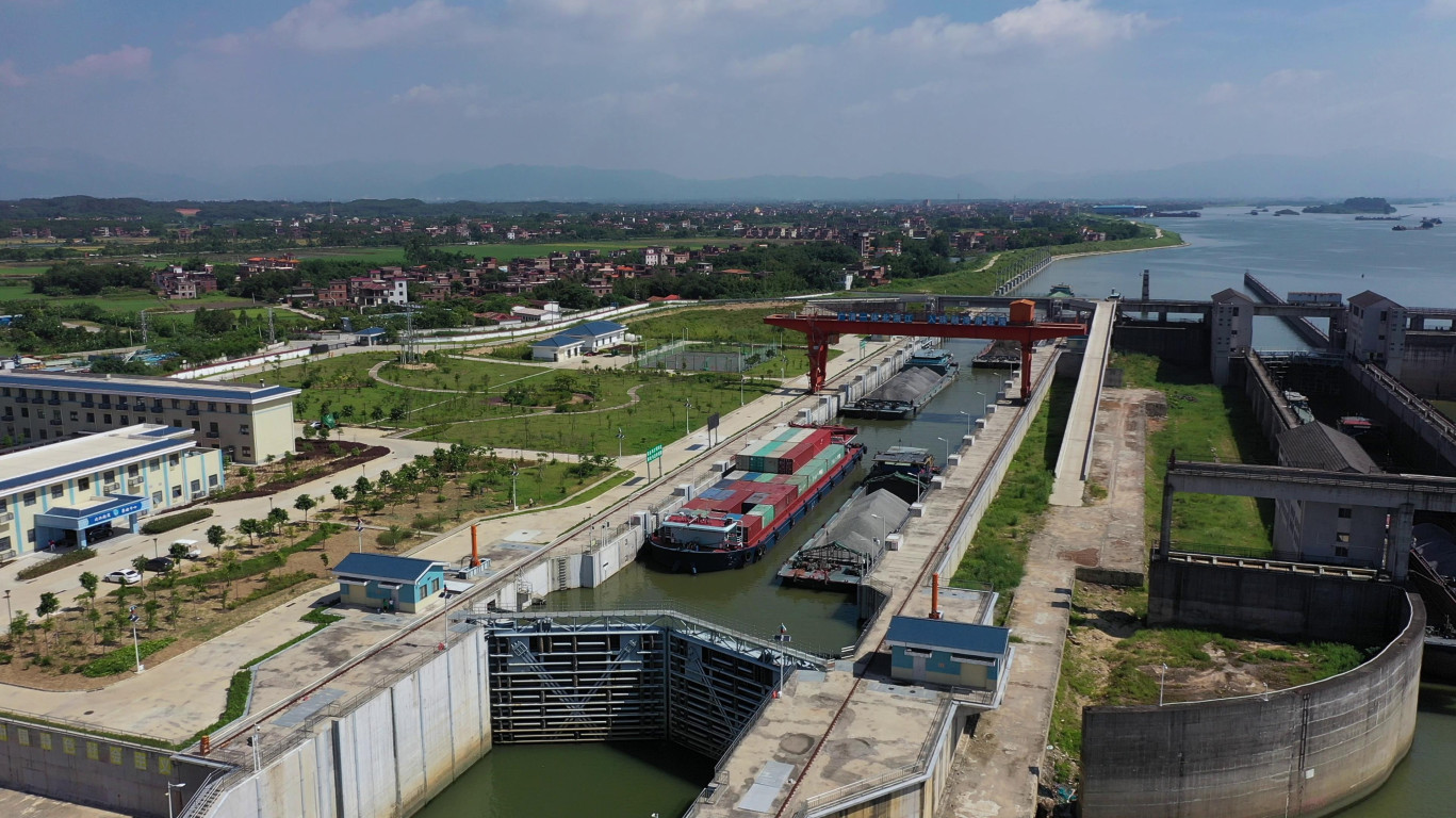 北江清远船闸年过货量突破5000万吨