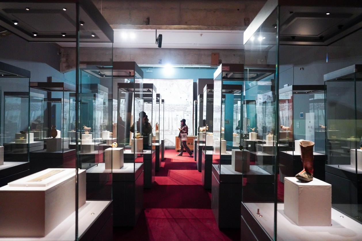 文明的融合驼铃声响丝绸之路艺术大展在北京民生现代美术馆开幕